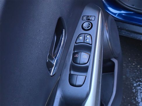 Used 2020 Nissan Kicks SR w/ SR Premium Package image 13