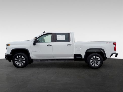 Used 2024 Chevrolet Silverado 2500 Custom w/ Custom Value Package image 7