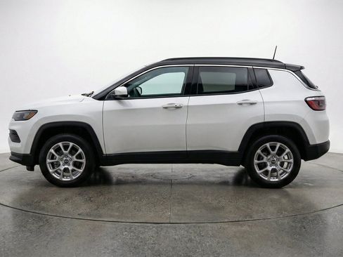 Used 2025 Jeep Compass Limited AWD/4WD image 5