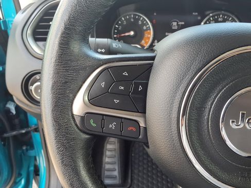 Used 2022 Jeep Renegade Latitude w/ Convenience Group AWD/4WD image 7