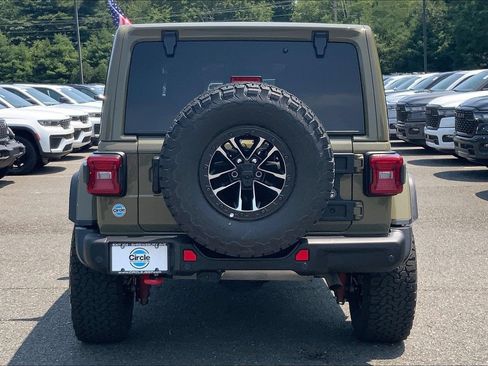 Certified 2025 Jeep Wrangler Unlimited Rubicon AWD/4WD image 4