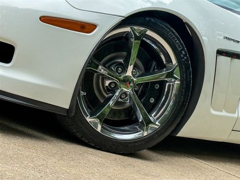 Used 2013 Chevrolet Corvette Grand Sport w/ 4LT Preferred Equipment Group RWD image 11