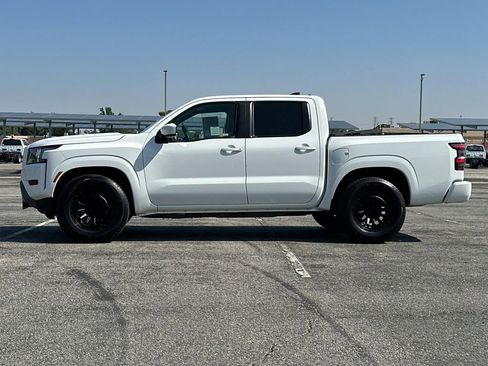 Used 2023 Nissan Frontier SV RWD image 6