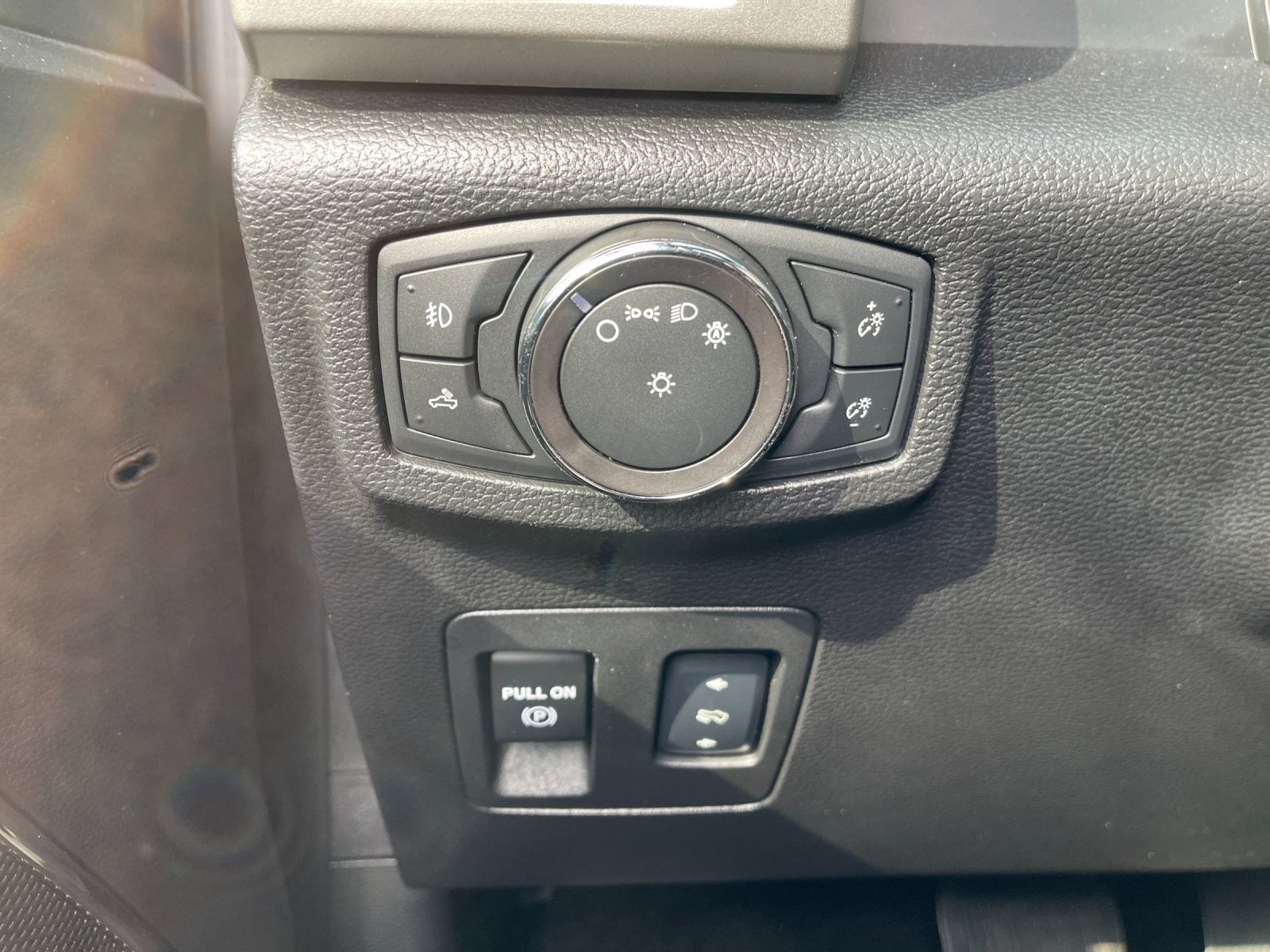 Used 2018 Ford F150 Lariat AWD/4WD image 32