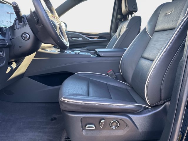 Certified 2024 Cadillac Escalade Sport w/ LPO, ONYX Package AWD/4WD image 19