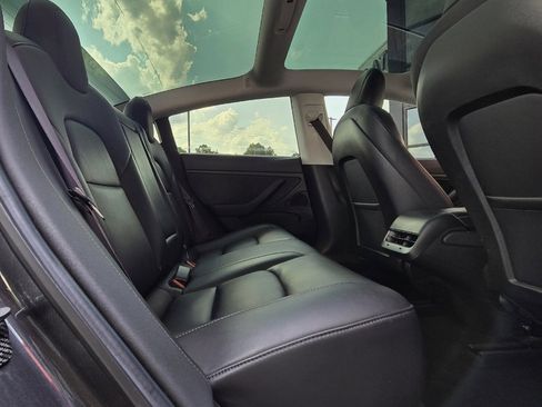 Used 2019 Tesla Model 3 Long Range image 17