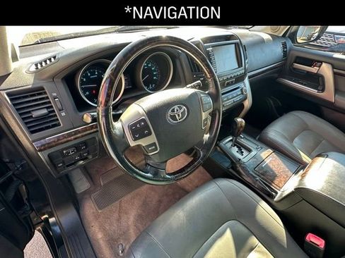 Used 2011 Toyota Land Cruiser image 3
