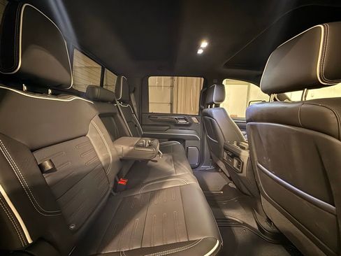 Used 2025 GMC Sierra 2500 AT4X image 34