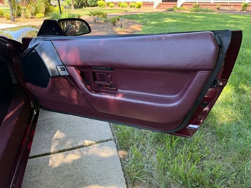 Used 1993 Chevrolet Corvette Convertible RWD image 61