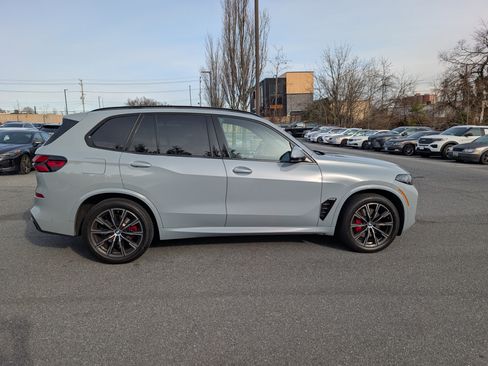 Used 2024 BMW X5 xDrive40i w/ Executive Package image 2