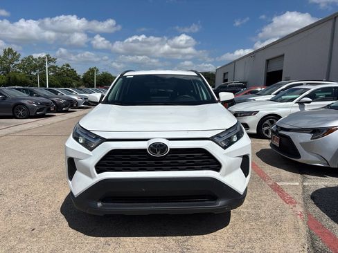 Used 2024 Toyota RAV4 XLE FWD image 2
