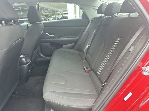 Used 2025 Hyundai Elantra SEL FWD image 27