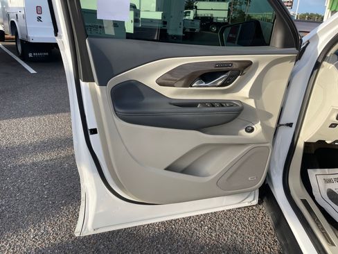 Used 2024 GMC Terrain Denali w/ Denali Premium Package image 13