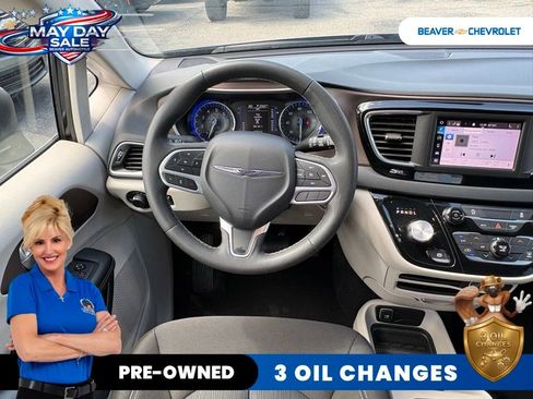 Used 2023 Chrysler Voyager LX FWD image 16