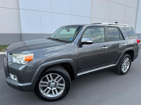 Used 2013 Toyota 4Runner Limited AWD/4WD image 3
