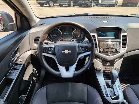 Used 2014 Chevrolet Cruze LT FWD image 16