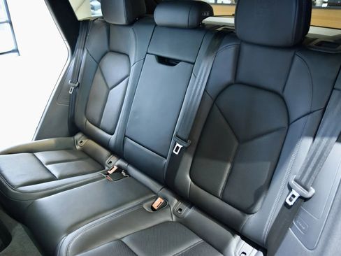 Used 2023 Porsche Macan S image 23