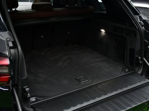 Used 2021 BMW X5 M50i w/ Premium Package image 45