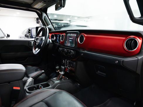 Used 2022 Jeep Gladiator Rubicon w/ Cold Weather Group image 9