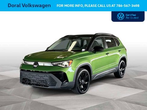 Used 2025 Volkswagen Taos SE FWD image 4