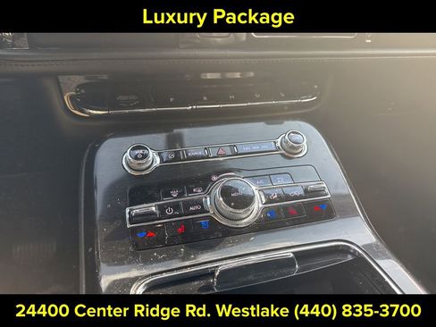 Used 2023 Lincoln Nautilus Reserve w/ Monochromatic Package image 15