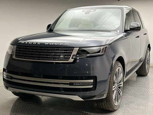New 2025 Land Rover Range Rover SE image 1