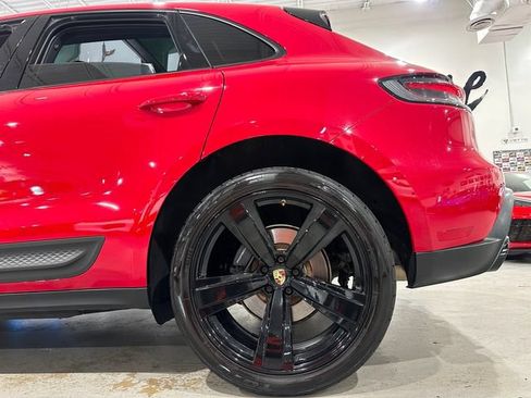 Used 2023 Porsche Macan AWD/4WD image 26