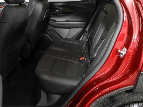 Used 2024 Chevrolet TrailBlazer RS w/ Convenience Package FWD image 36
