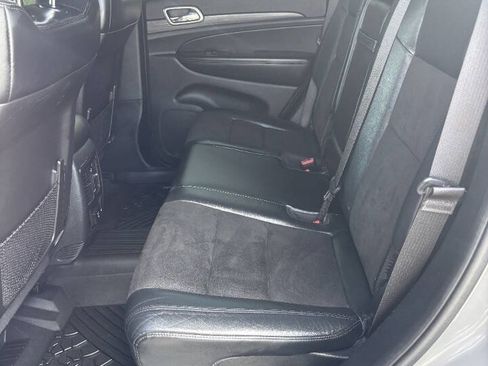 Used 2019 Jeep Grand Cherokee Altitude AWD/4WD image 11