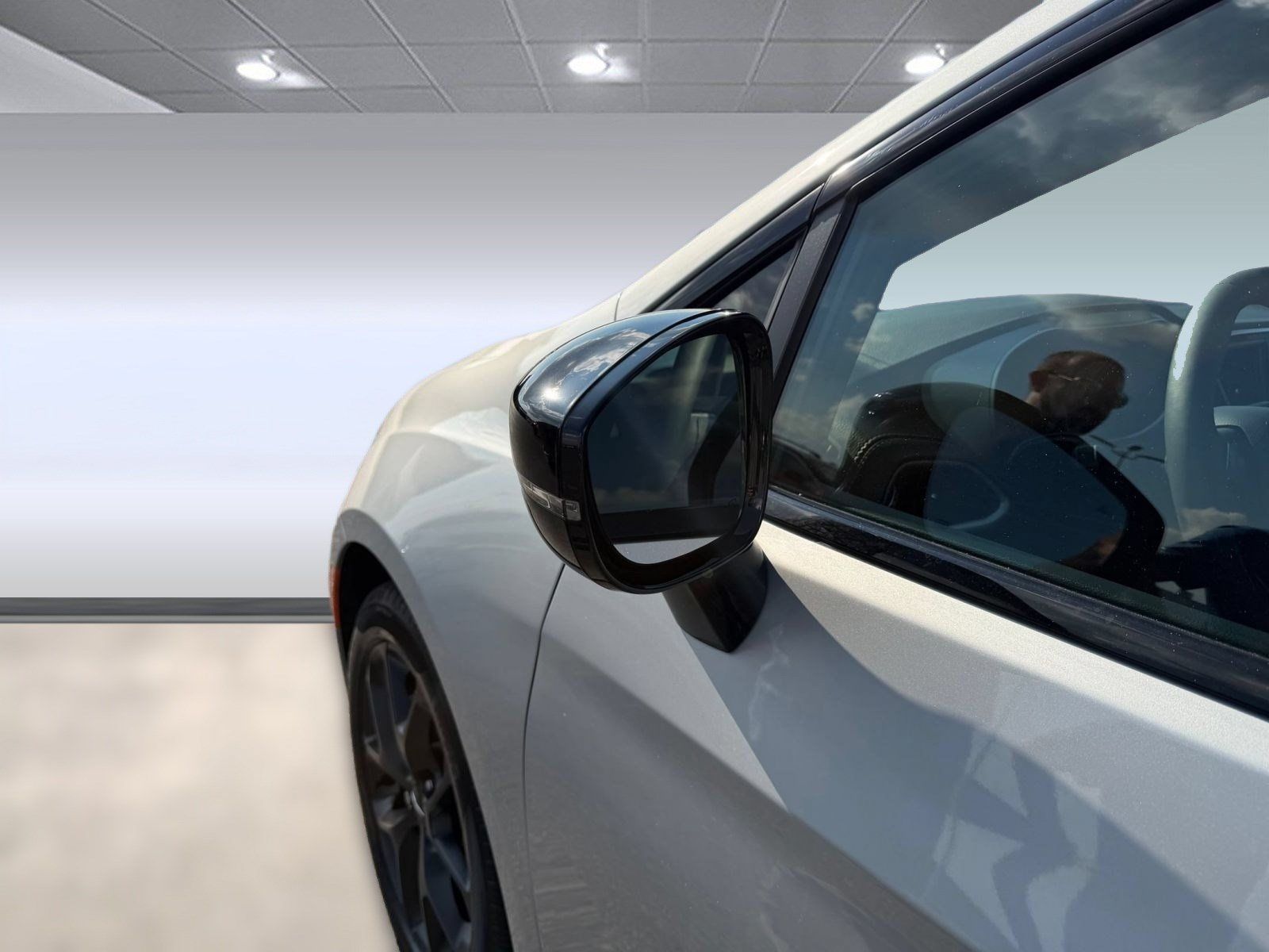 Used 2024 Chrysler Pacifica Touring-L w/ S Appearance Package FWD image 30