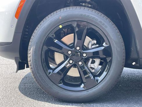 New 2025 Jeep Grand Cherokee L Limited image 41