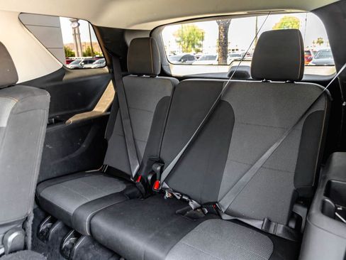 Used 2021 Chevrolet Traverse LS FWD image 19