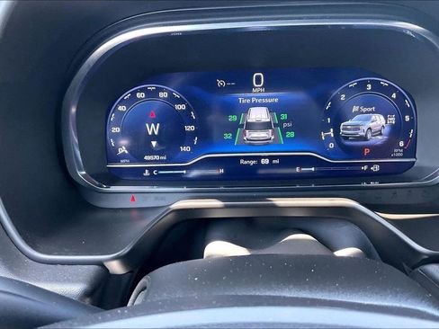 Used 2024 Chevrolet Tahoe Z71 w/ Luxury Package image 13