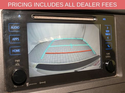 Used 2017 Toyota Sienna XLE FWD image 14