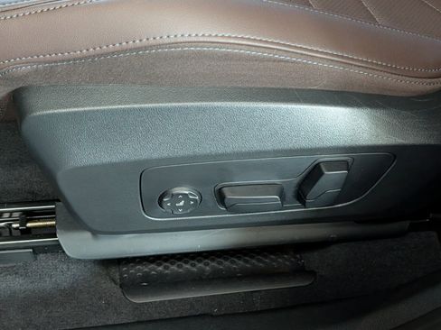 Used 2025 BMW X1 xDrive28i w/ Premium Package image 10