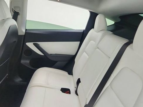 Used 2021 Tesla Model Y Long Range image 28