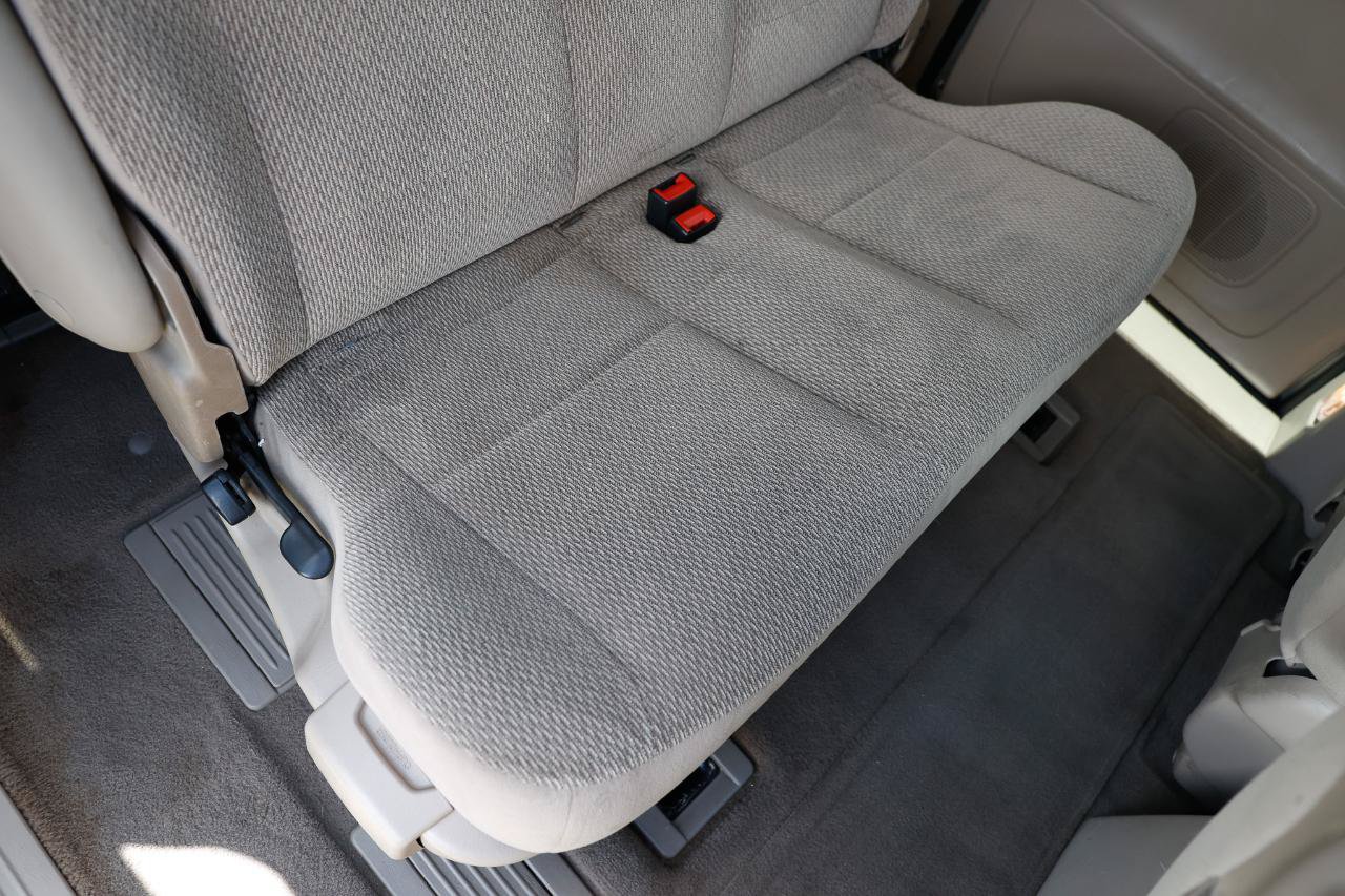 Used 2003 Ford Windstar LX FWD image 12