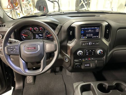 Used 2024 GMC Sierra 1500 Pro w/ Pro Value Package AWD/4WD image 18