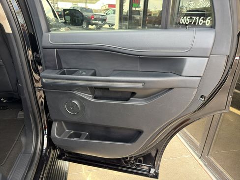 Used 2024 Ford Expedition XLT AWD/4WD image 10