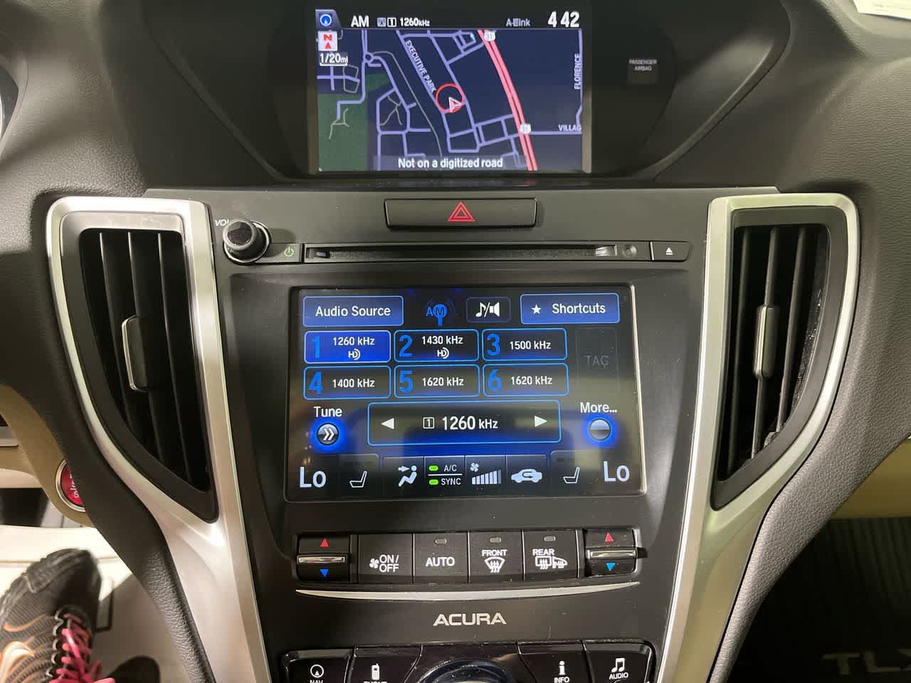 Used 2016 Acura TLX w/ Technology Package FWD image 18