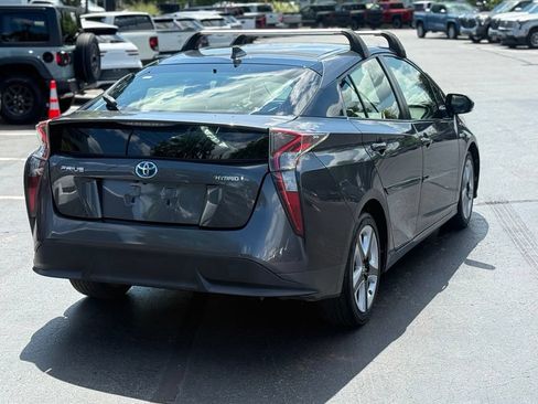 Used 2016 Toyota Prius Three Touring FWD image 7