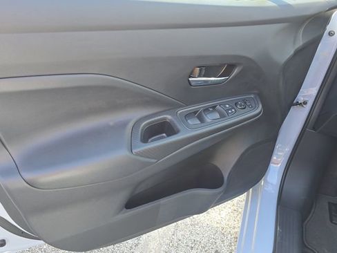 New 2025 Nissan Versa SV w/ Trunk Package FWD image 19