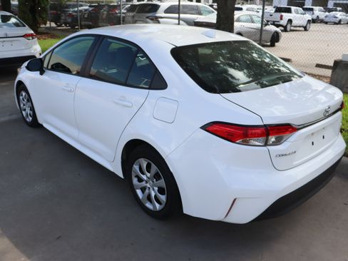 Certified 2024 Toyota Corolla LE FWD image 7