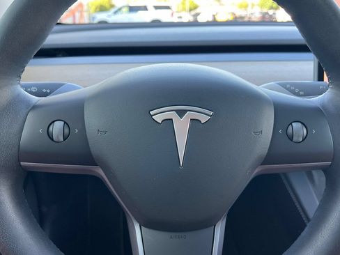 Used 2022 Tesla Model 3 Long Range AWD/4WD image 29