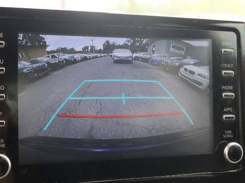 Used 2020 Toyota Corolla LE FWD image 14