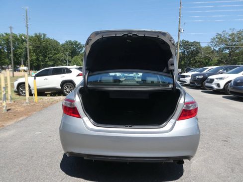 Used 2017 Toyota Camry XSE FWD image 7