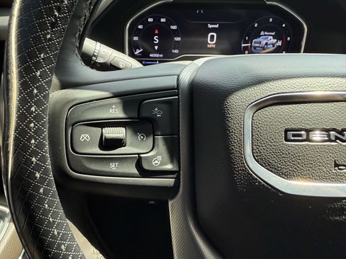 Used 2025 GMC Sierra 3500 Denali AWD/4WD image 17
