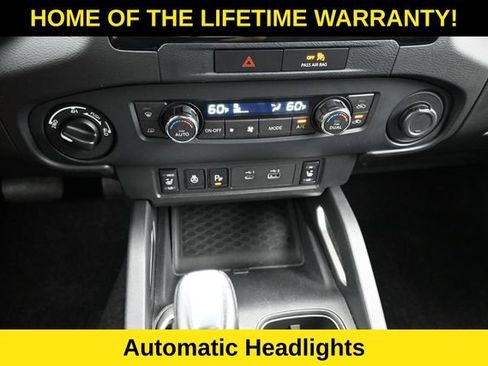 Used 2022 Nissan Frontier SV AWD/4WD image 29
