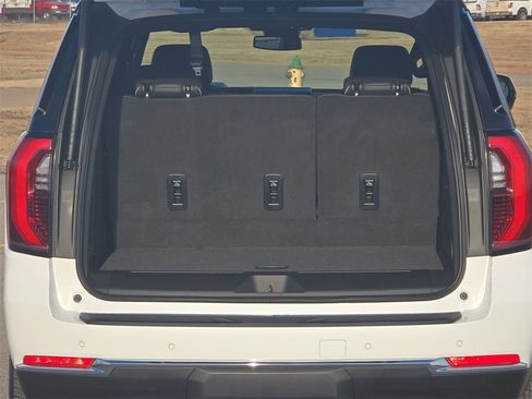 New 2026 GMC Yukon Elevation image 13