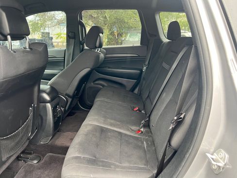 Used 2016 Jeep Grand Cherokee Laredo image 25